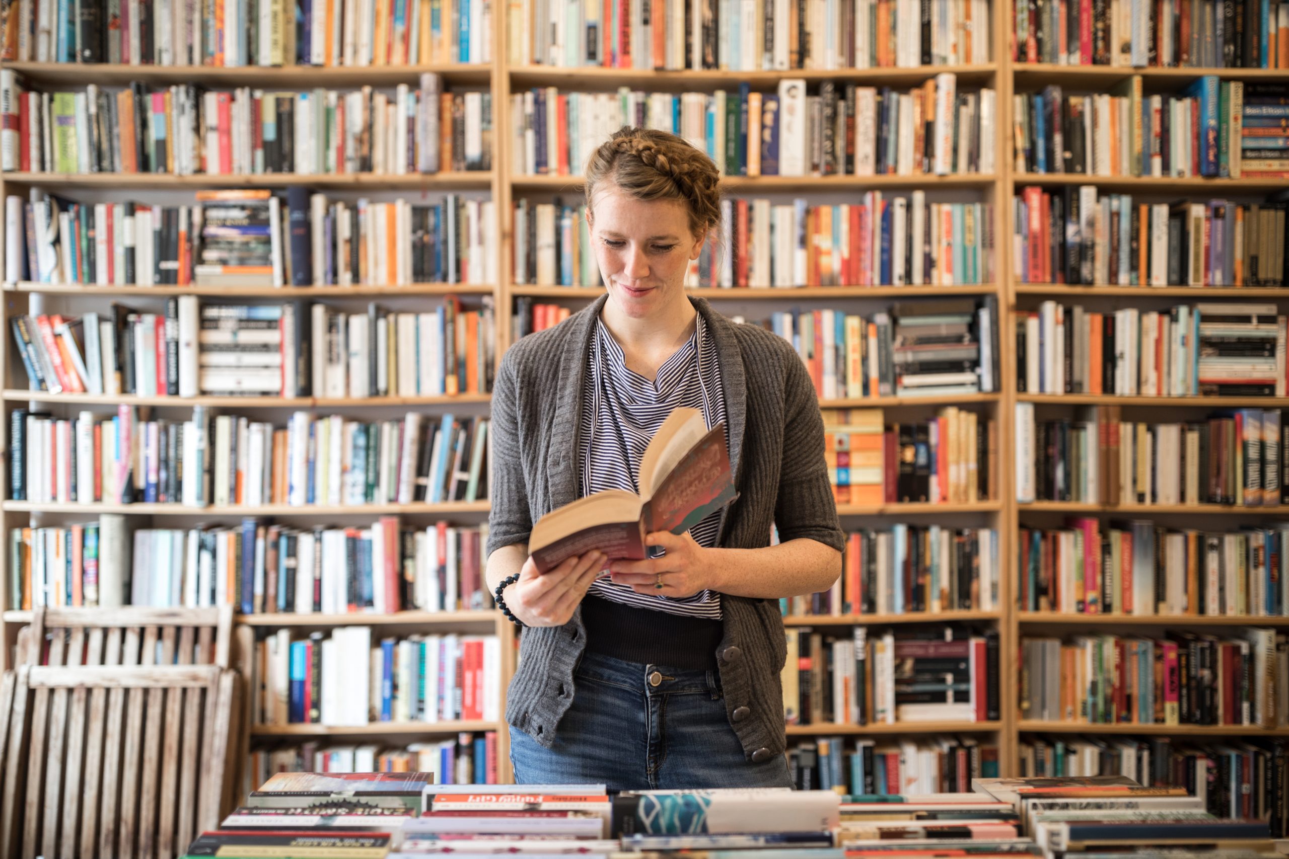 7 Independent Bookstores Woth Traveling